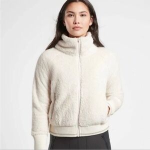 ATHLETA TUGGA Ivory White Sherpa Fleece Full zip Cropped jacket size XS